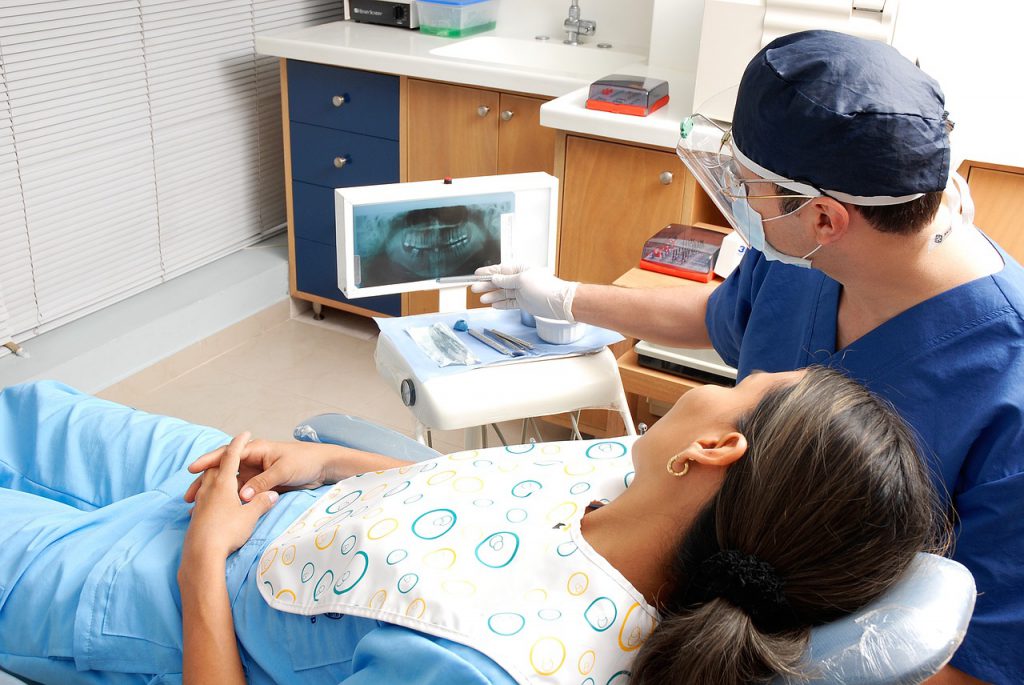 Hay matrices dentales de distintos tipos, y el odontólogo eligirá la que mejor se adapte al caso en particular