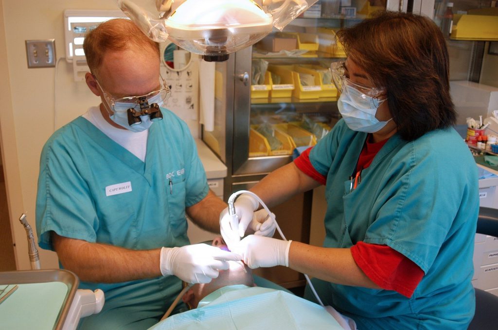La limpieza ultrasonido dental es la forma más eficaz de eliminar placa bacteriana